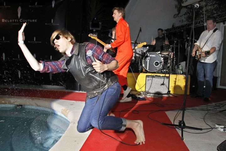 The Hives at Villa Oxygène